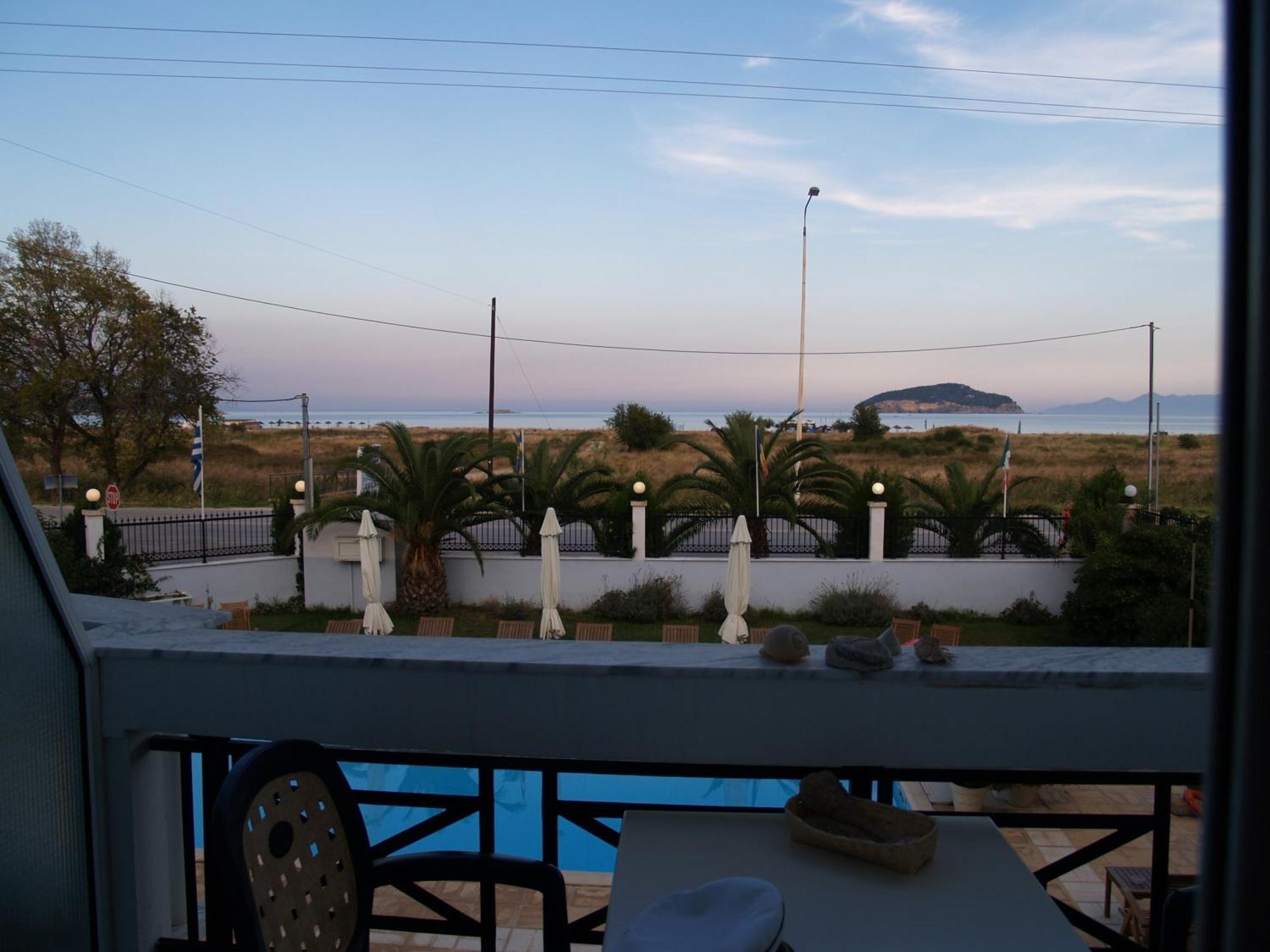 Kavala Beach Hotel Apartments Nea Iraklitsa Zewnętrze zdjęcie